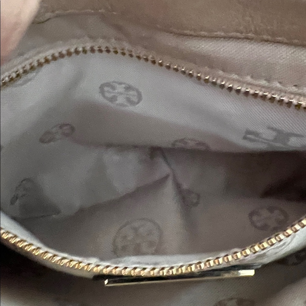 Tory Burch Harper Leather Crossbody Bag 
Bedrock color.  EUC GOLD IN STRAP - Picture 7 of 14